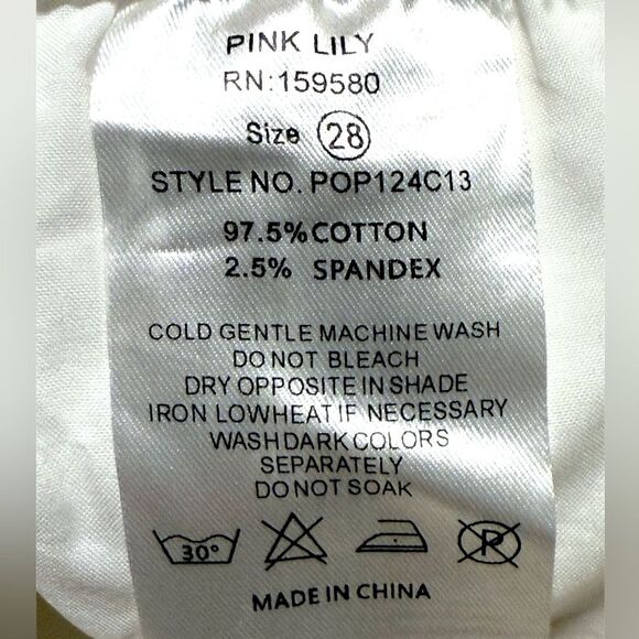 Pink Lily 5 Pocket Raw Hem Mid Rise Shorts White Size 28 / Medium - Picture 6 of 6